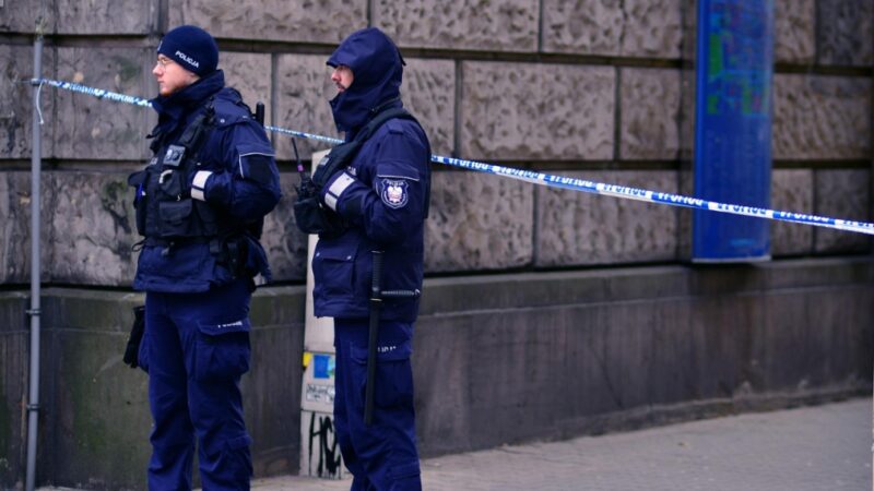 Funkcjonariusze łaskiej policji aktywnie wspierają Wielką Orkiestrę Świątecznej Pomocy